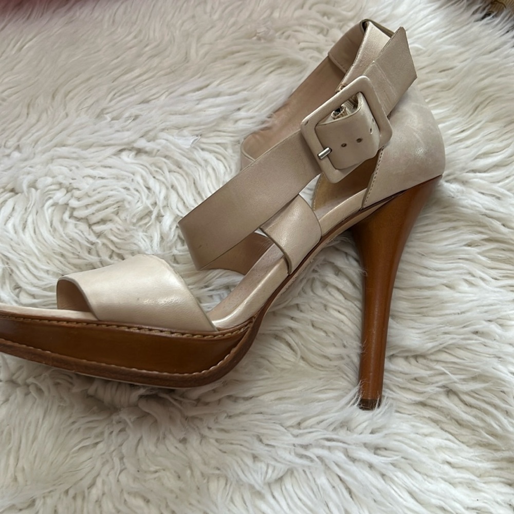Ermanno Scervino heels shoes size 9 (39) Madr in Italy